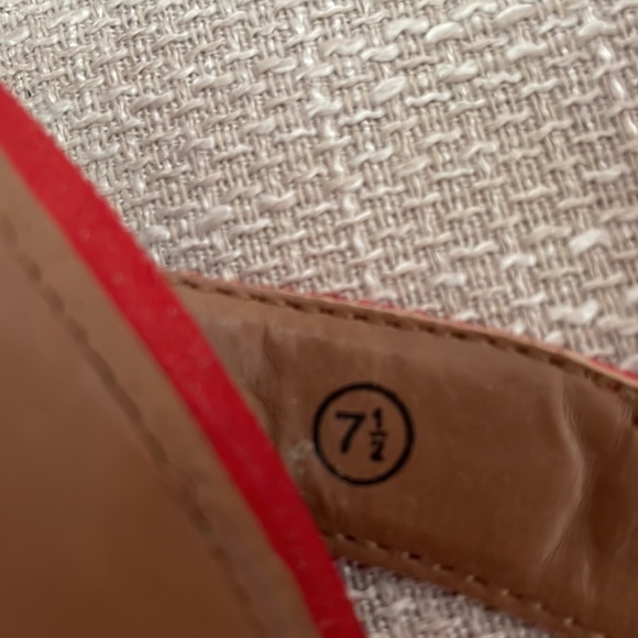 Red Faux Suede Platform Heels, size 7.5, 3.5” heel - Picture 5 of 8